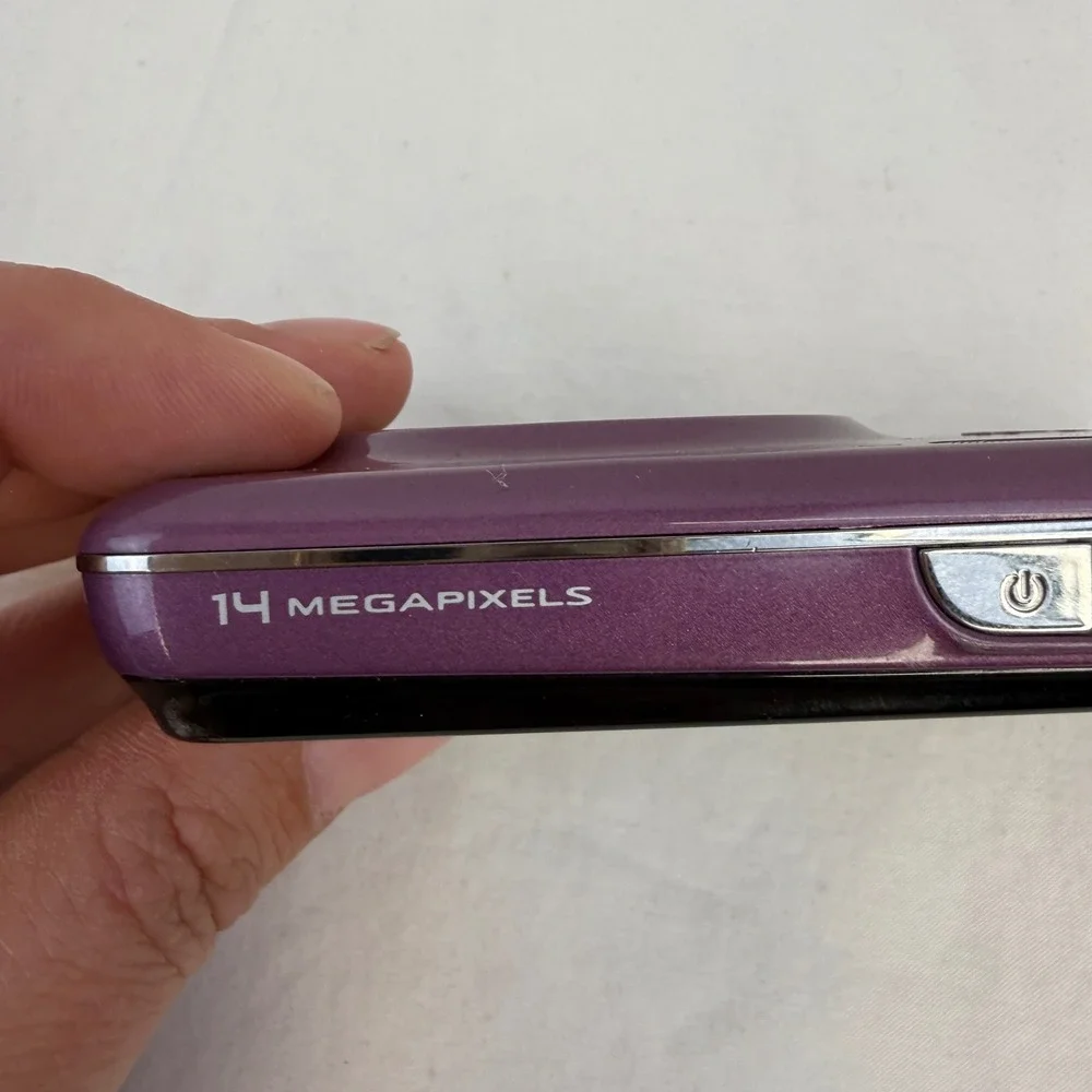 Kodak Easyshare Touch M577 Digital Camera Purple 14MP 5x Zoom Boxed Bundle